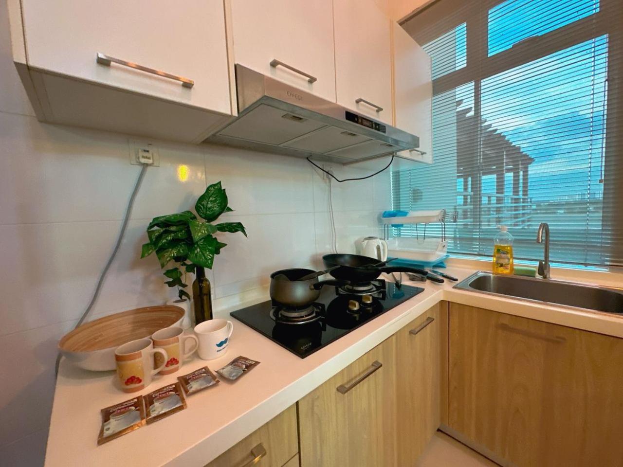 Pangsapuri Pandan Duplex Penthouse, Near To Ciq ,johor Bahru Town Pandan City *